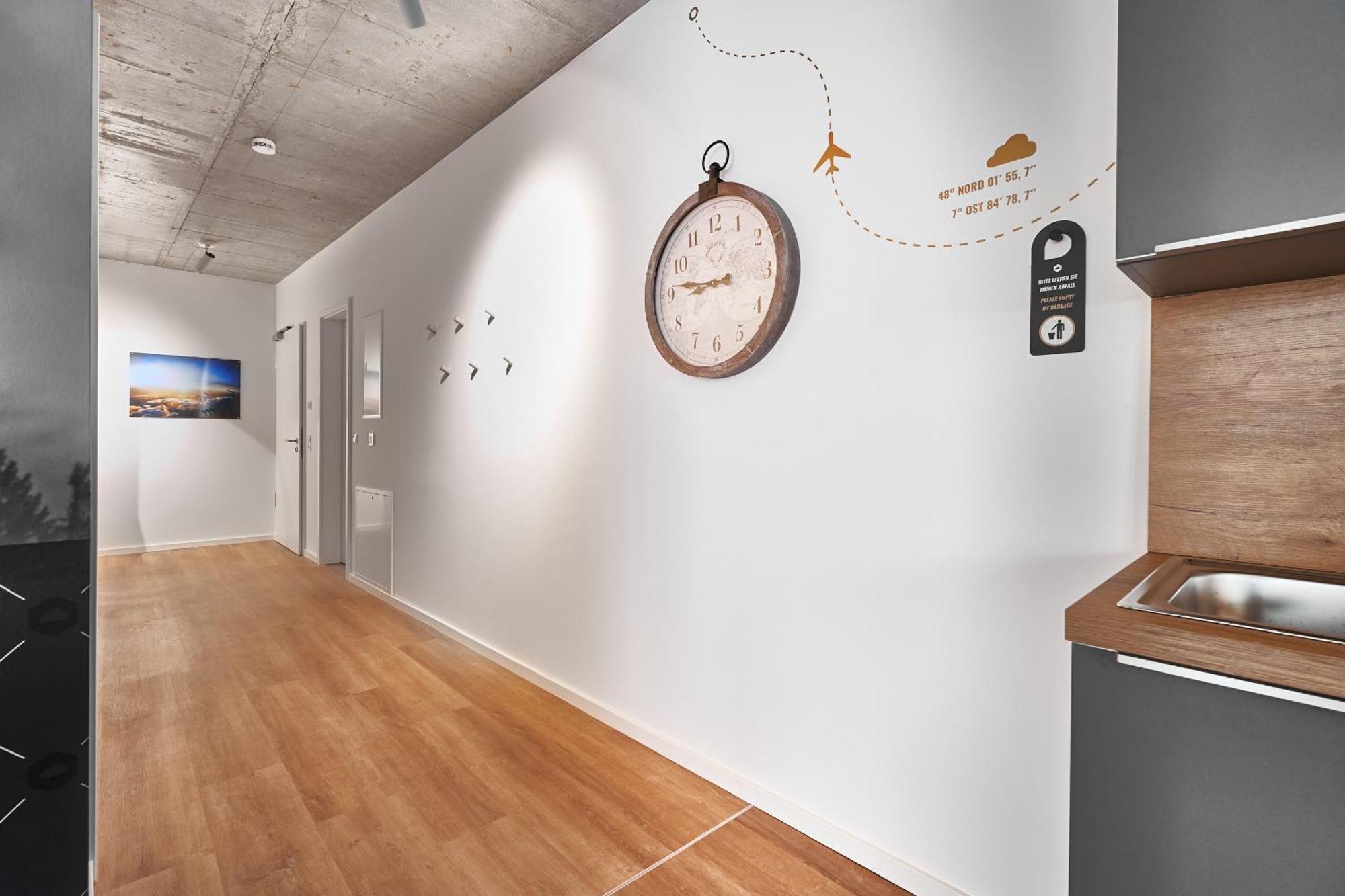 The Cloud Suite Apartments Фрайбург Стая снимка