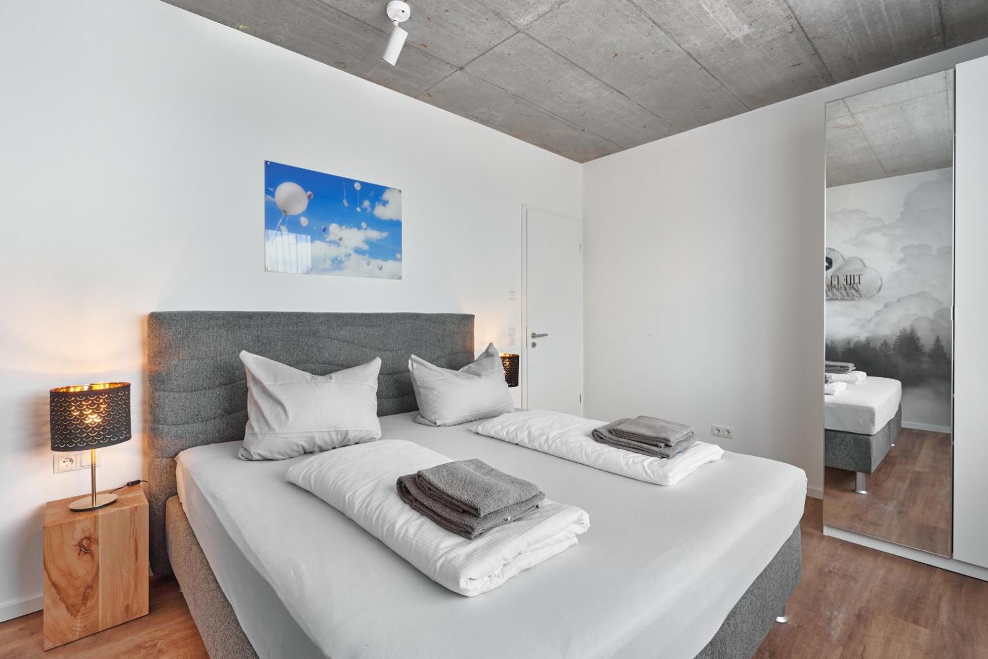 The Cloud Suite Apartments Фрайбург Стая снимка